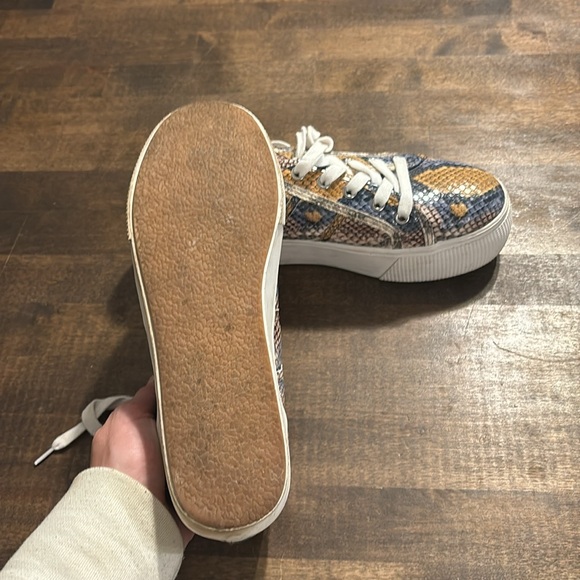 Steve Madden Sneakers - Picture 4 of 4